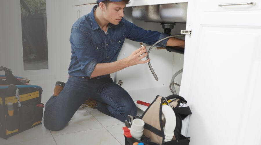 Emergency Leak Repair in Southmayd, TX